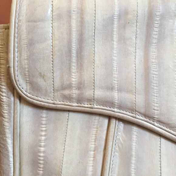 Original owner vintage 1980s white eel skin purse - Picture 3 of 8
